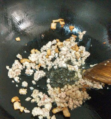 猪肉豆干香菇包子怎么做？步骤和技巧有哪些？