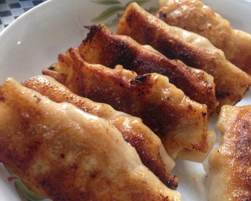 猪肉大葱锅贴怎么做？步骤和技巧有哪些？