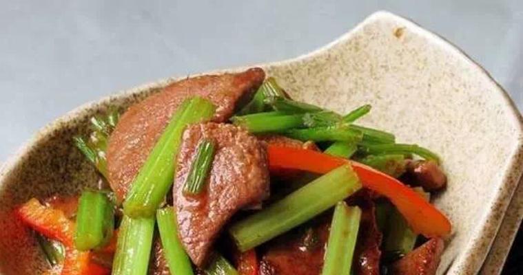 猪肉炒西芹怎么做？步骤和技巧有哪些？