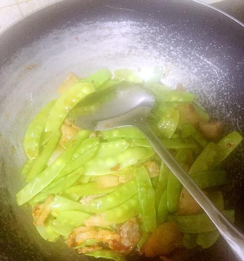 猪肉炒豌豆怎么做？步骤和技巧有哪些？