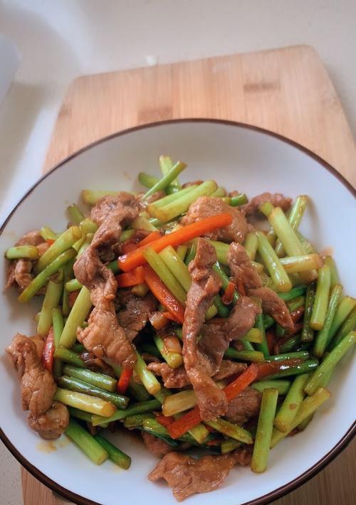 猪肉炒蒜薹怎么做？步骤详解和常见问题解答？