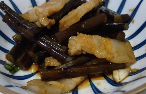 猪肉炒蕨菜怎么做？步骤和技巧是什么？
