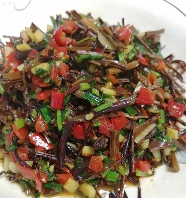 猪肉炒蕨菜怎么做？步骤和技巧是什么？