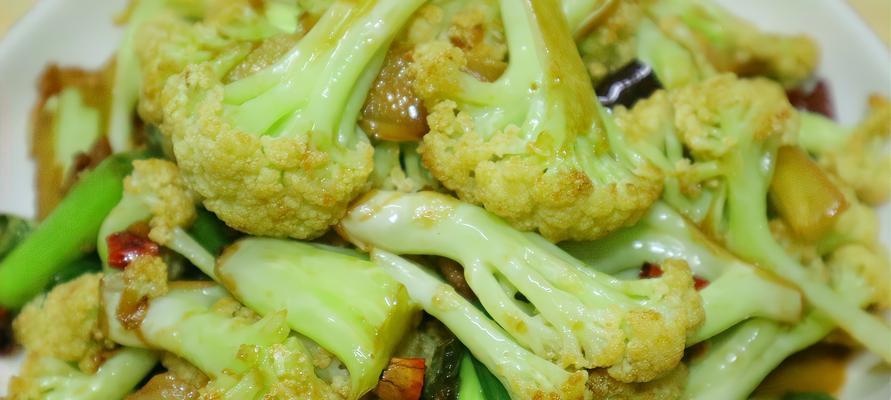 猪肉炒花菜胡萝卜怎么做？步骤和技巧有哪些？