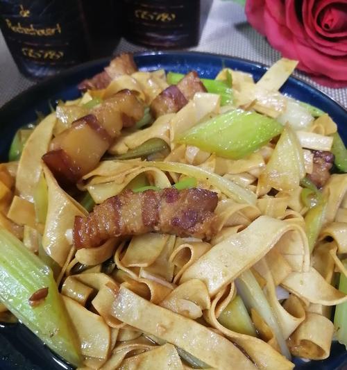猪肉炒豆腐皮的做法是什么？如何做出美味的猪肉炒豆腐皮？