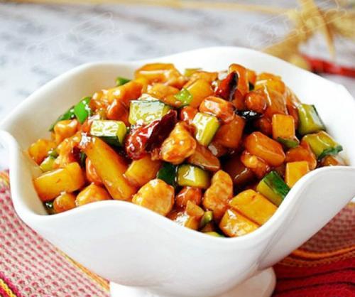 猪肉叉烧酱煮土豆怎么做？步骤和技巧是什么？