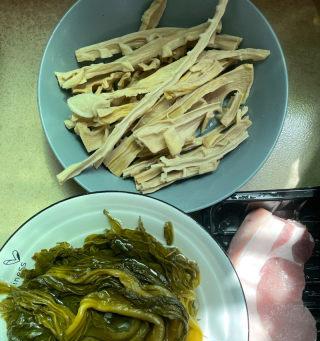 猪肉煲咸菜怎么做？步骤和技巧有哪些？