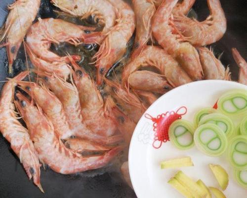 猪肉海虾青椒馅饺子怎么做？步骤和技巧有哪些？