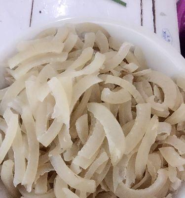 猪皮花生怎么做才好吃？步骤和技巧有哪些？