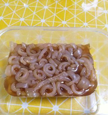 猪皮冻的做法是什么？如何在家轻松制作猪皮冻？