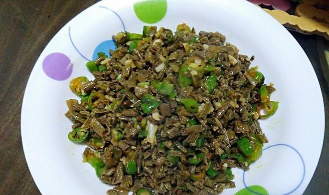 猪皮炒酸豆角的做法是什么？如何炒制出美味的猪皮酸豆角？