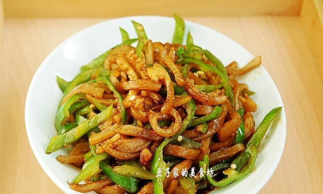 猪皮炒春笋怎么做？步骤和技巧有哪些？