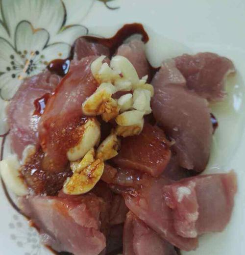 猪里脊肉滑蛋怎么做？详细步骤和技巧是什么？