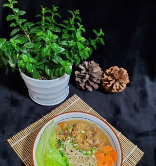 猪脚汤面的做法是什么？如何在家轻松制作？
