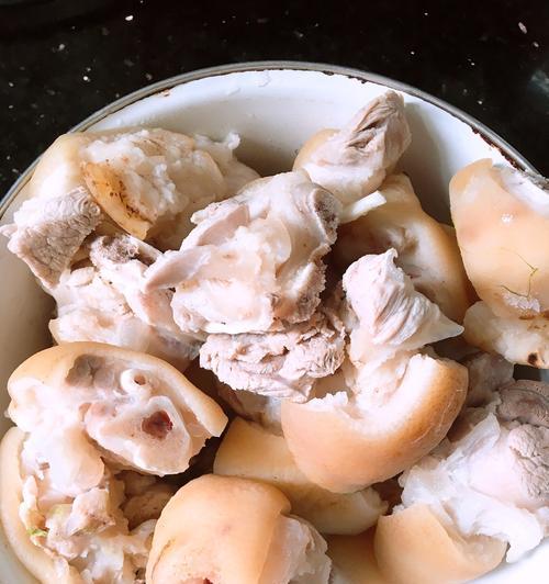 猪脚黄豆薏米汤怎么做？有哪些健康益处？