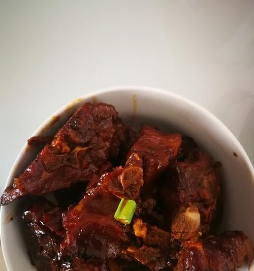 猪脊骨炖土豆的做法是什么？如何炖出美味的猪脊骨炖土豆？