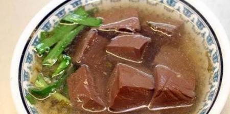 猪红清汤的做法是什么？如何在家轻松制作？