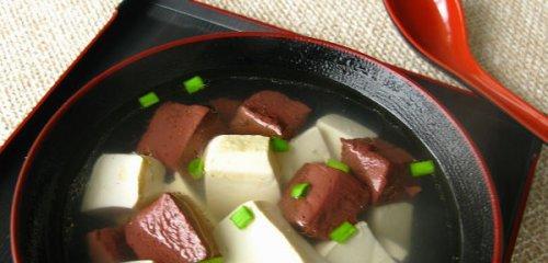 猪红清汤的做法是什么？如何在家轻松制作？
