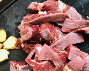 猪横脷瘦肉煲淮山怎么做？步骤和技巧有哪些？