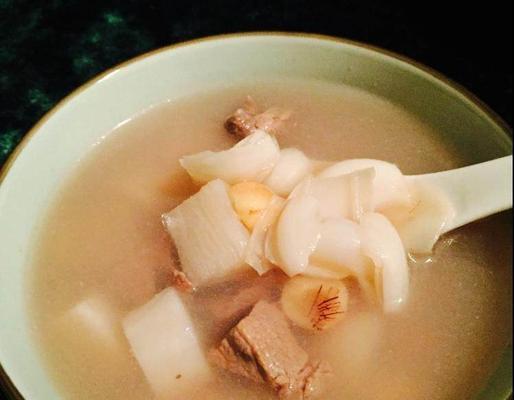 猪横脷瘦肉煲淮山怎么做？步骤和技巧有哪些？