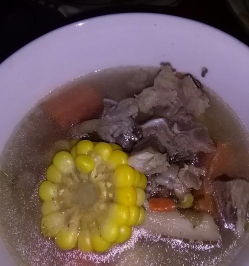 猪骨玉米胡萝卜汤的做法？如何熬制出营养又美味的汤品？