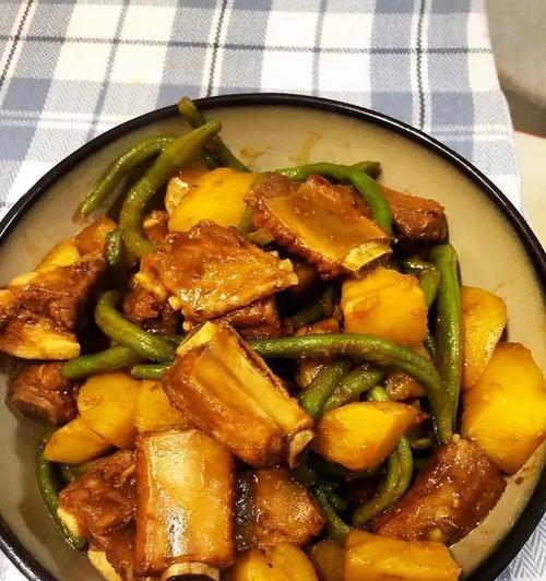 猪骨土豆怎么做才好吃？详细步骤和技巧是什么？
