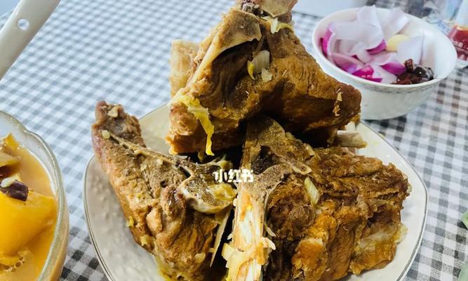 猪骨头烩酸菜的做法是什么？如何在家轻松制作？