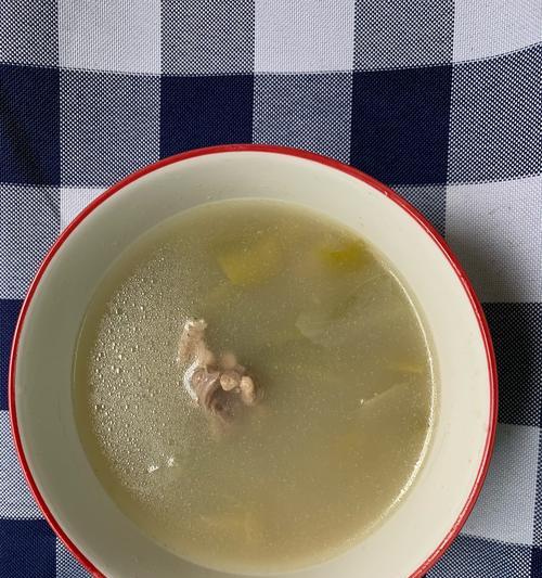 猪骨霸王花汤怎么做？有哪些步骤和技巧？