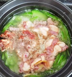 猪肝瘦肉粉肠粥怎么做？步骤和技巧有哪些？