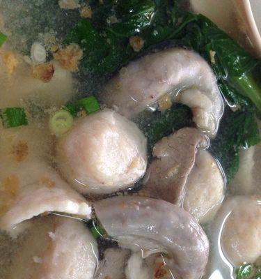 猪肝瘦肉粉肠粥怎么做？步骤和技巧有哪些？