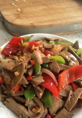 猪肝瘦肉炒意粉怎么做？步骤和技巧有哪些？