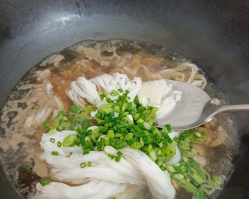 猪肝生菜河粉汤的做法是什么？如何做出美味的猪肝生菜河粉汤？