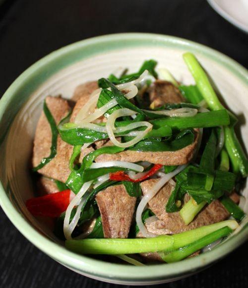 猪肝闷韭菜怎么做？步骤和技巧有哪些？