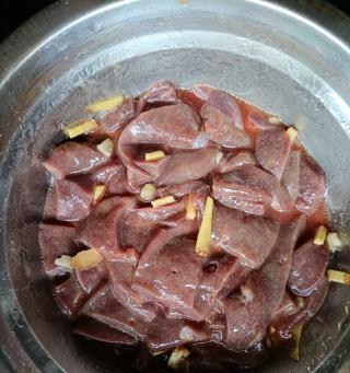 猪肝豆腐饼怎么做？有哪些步骤和技巧？