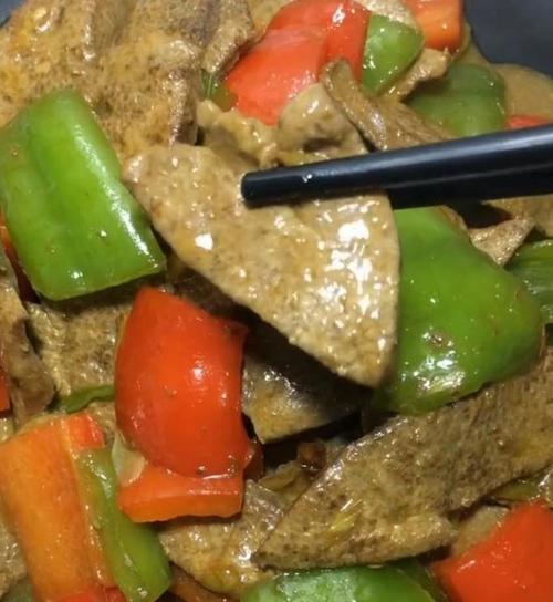 猪肝炒红椒怎么做？步骤和技巧有哪些？