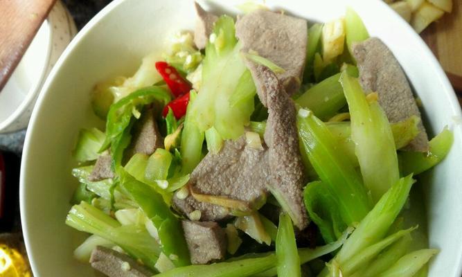 猪肝炒豆角怎么做？步骤和技巧有哪些？