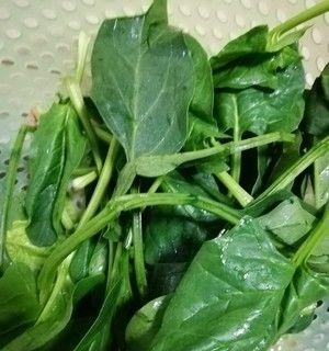 猪肝菠菜汤怎么做？有哪些营养和健康益处？