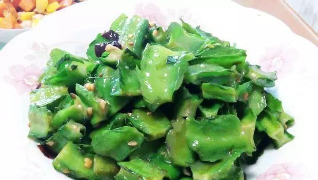 猪粉肠炒六棱豆怎么做？步骤和技巧是什么？