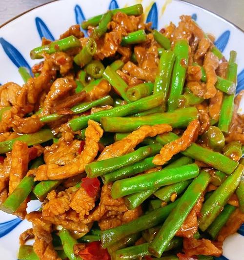 猪耳朵豆角炒肉丝的做法是什么？步骤详解如何做？