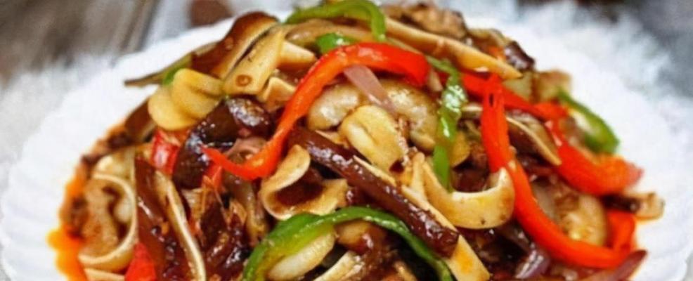 猪耳朵爆炒辣椒怎么做？步骤和技巧有哪些？
