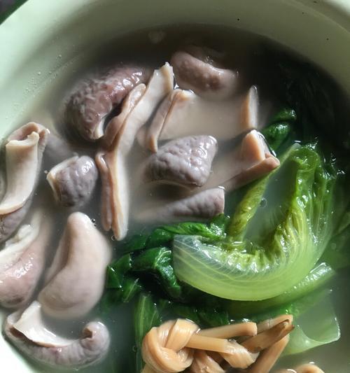 猪肚酸菜汤的做法是什么？如何在家轻松制作？