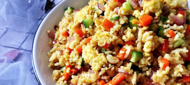 猪肚咖喱炒饭的做法是什么？如何在家轻松制作？