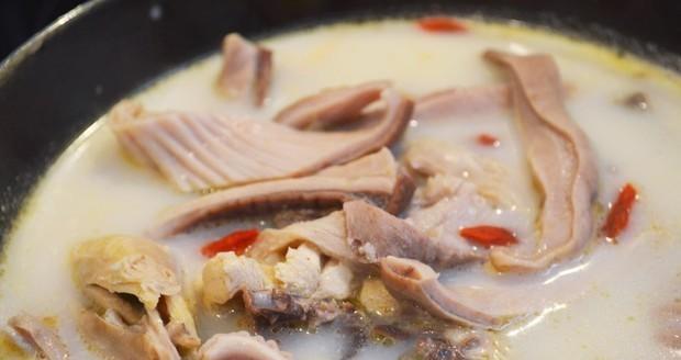 猪肚鸡的做法是什么？如何在家轻松制作美味的猪肚鸡？