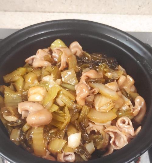猪大肠炒酸菜怎么做？步骤和技巧有哪些？