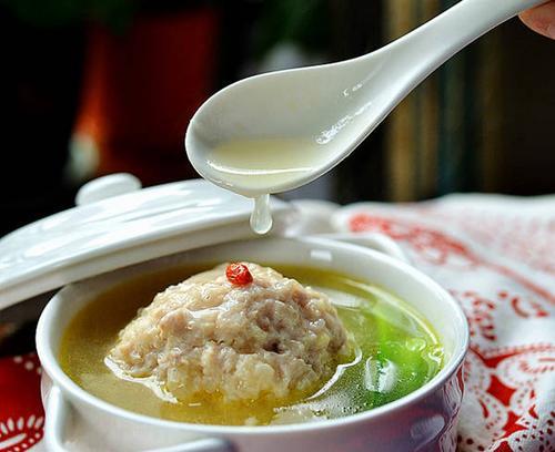 如何在家轻松制作美味的株肉狮子头？制作过程中需要注意哪些常见问题？