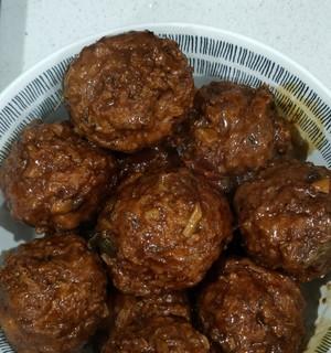 如何在家轻松制作美味的株肉狮子头？制作过程中需要注意哪些常见问题？