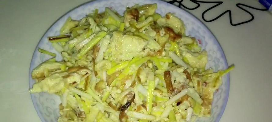 肘子肉炒蒜黄怎么做？步骤和技巧有哪些？