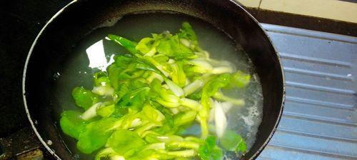 粥水菜心浸牛肉怎么做？步骤和技巧有哪些？