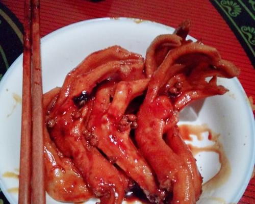 周黑鸭鸭爪怎么做？在家也能做出美味的周黑鸭鸭爪吗？