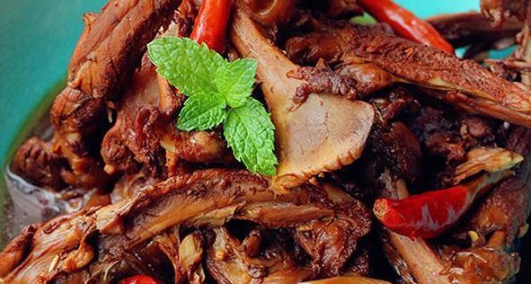 周黑鸭鸭架怎么做？在家也能轻松制作吗？